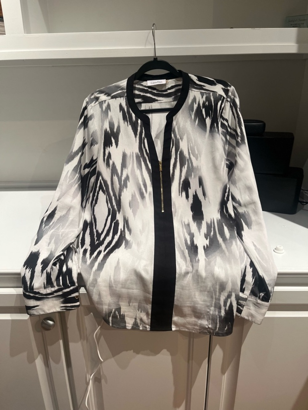 Calvin Klein Black and White Printed Zip-Front Blouse Jacket